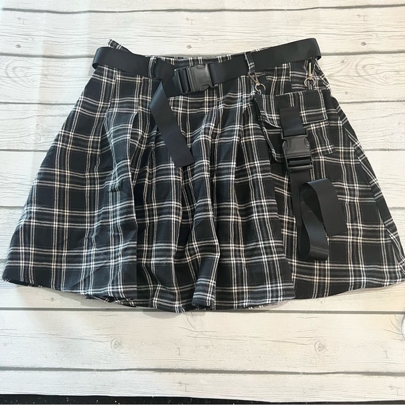 Bundle 2 Shein Plaid Pleated Mini Skirts Size M - Picture 11 of 16